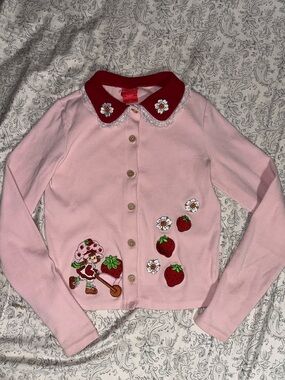 Box Lunch Strawberry Shortcake Women’s Collared Cardigan